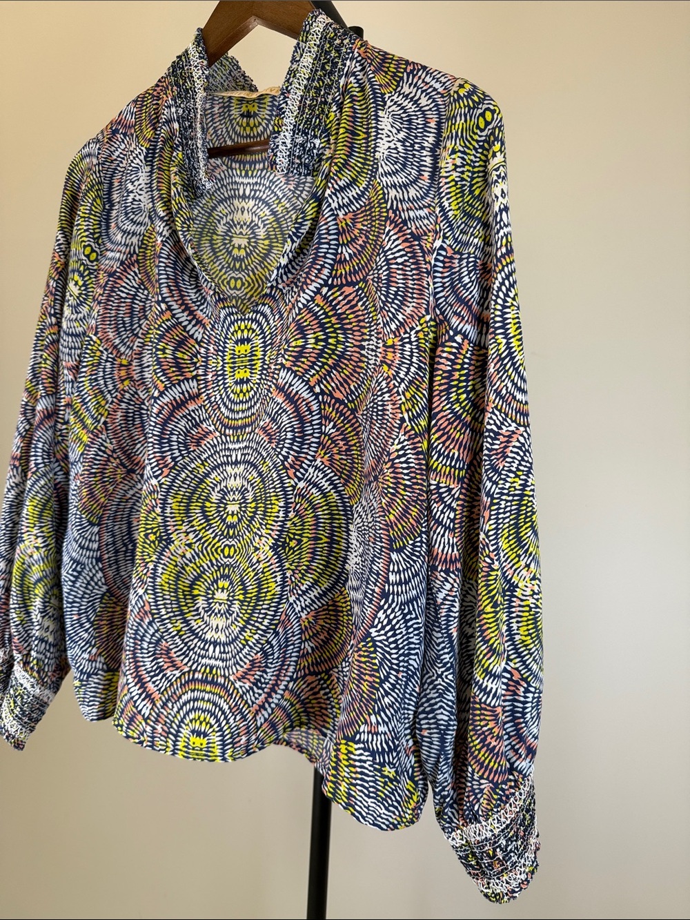 Marie Oliver Emilie Silk Blouse Mock Neck Smocked Abstract Kaleidoscope Size L - Picture 6 of 12